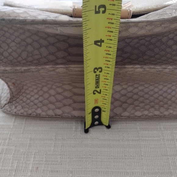 Henri Bendel Croc Embossed Leather Short Crossbody/Shoulder Purse - Picture 15 of 15